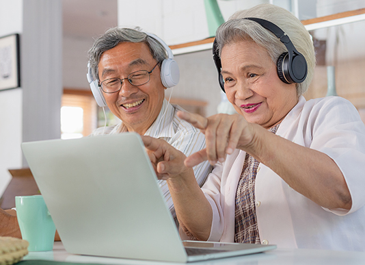 Helping Senior Assisted Living Facilities Use Technology To Keep Residents Connected